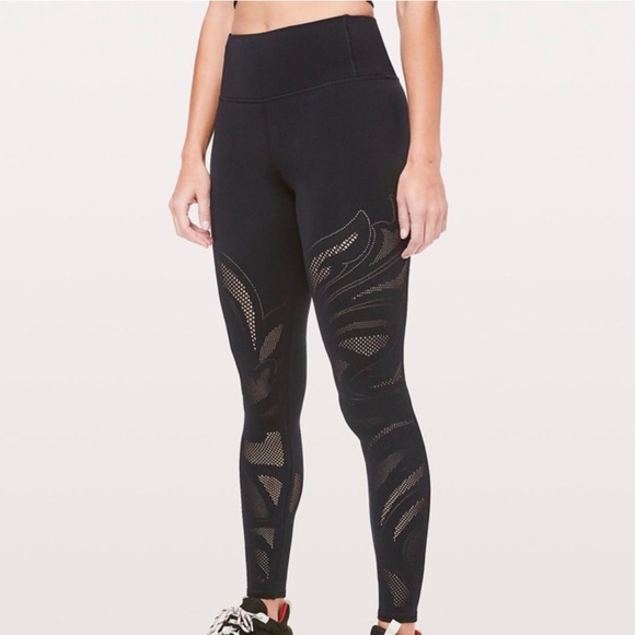 Lululemon‎ Reveal Tight En Avante 26” Mesh Lasercut Black 4